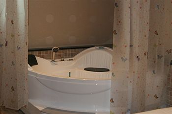 Jetted Tub
