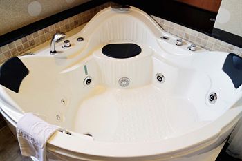 Jetted Tub