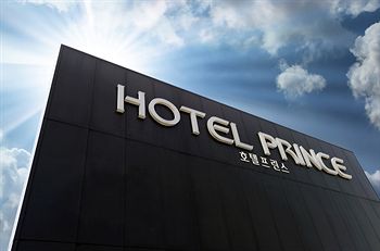 Hotel Front - Evening/Night