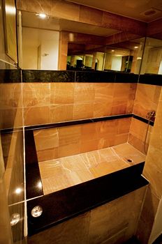 Deep Soaking Bathtub