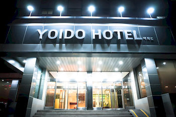 Hotel Front - Evening/Night