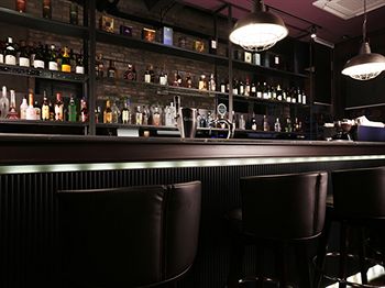 Hotel Bar