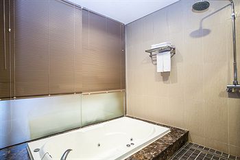 Jetted Tub