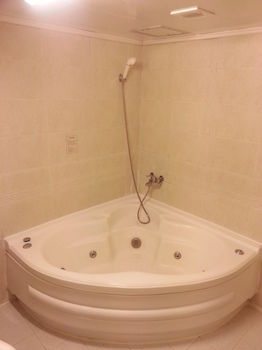 Jetted Tub