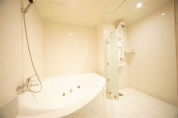 Jetted Tub