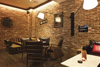 Hotel Bar