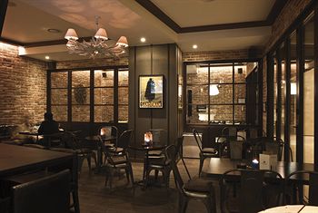 Hotel Bar