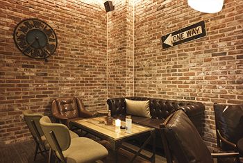 Hotel Bar
