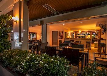 Hotel Lounge