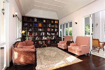 Hotel Lounge
