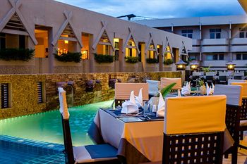 瑪尼納拉康飯店 Maninarakorn Hotel