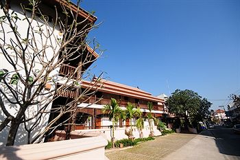 考本金吧別墅酒店 Villa Korbhun Khinbua