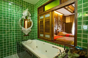 Jetted Tub