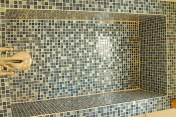 Deep Soaking Bathtub