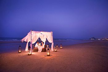 Couples Dining