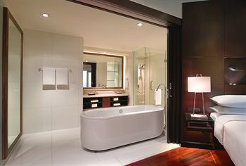 Deep Soaking Bathtub
