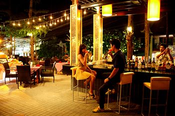 Hotel Bar