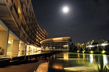 Hotel Front - Evening/Night