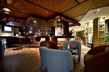 Hotel Lounge
