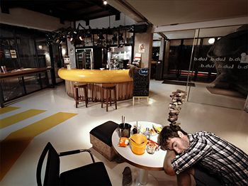 Hotel Bar