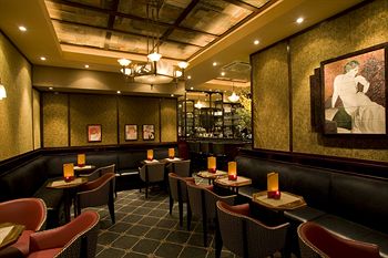Hotel Lounge
