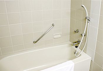 Deep Soaking Bathtub