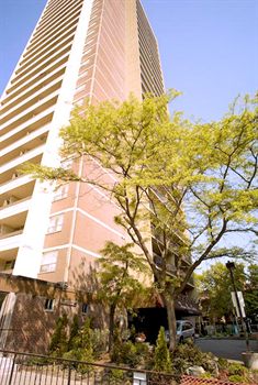 多倫多城市套房飯店 Town Inn Suites Toronto