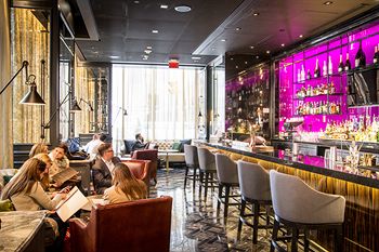 Hotel Bar