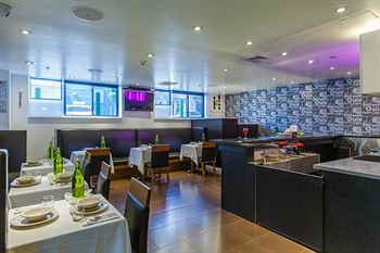 Hotel Bar
