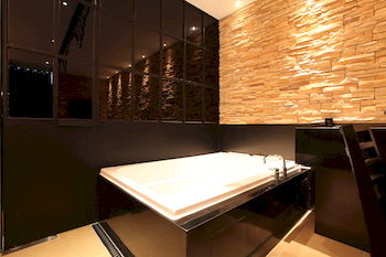 Deep Soaking Bathtub