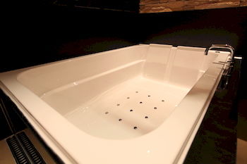Jetted Tub