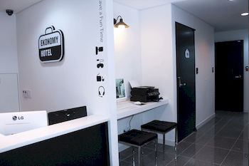 Check-in/Check-out Kiosk