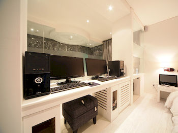 In-Room Business Center
