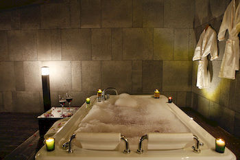 Jetted Tub