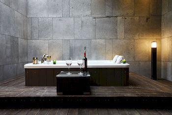 Jetted Tub