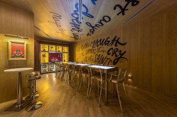 Hotel Bar