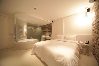 Jetted Tub