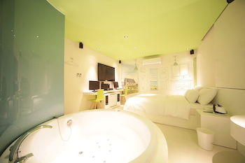 Jetted Tub