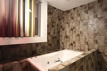 Jetted Tub