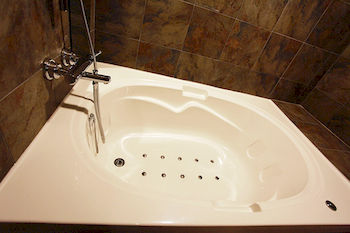 Jetted Tub