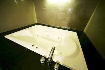 Jetted Tub