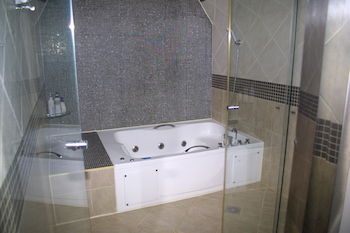 Jetted Tub