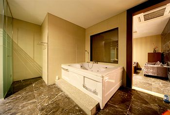 Jetted Tub
