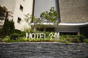 Hotel Front