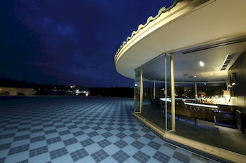 Hotel Bar