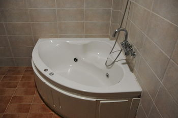 Jetted Tub