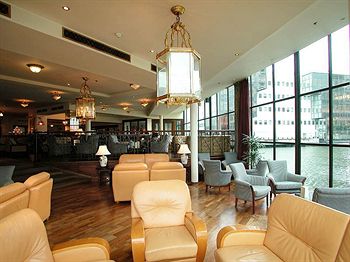 Hotel Lounge
