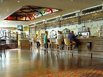 Hotel Bar
