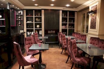 Executive Lounge