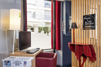 Concierge Desk